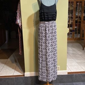 NWT! TCEC Strappy Maxi Dress, Size M, Blk/Wht with high side slits.